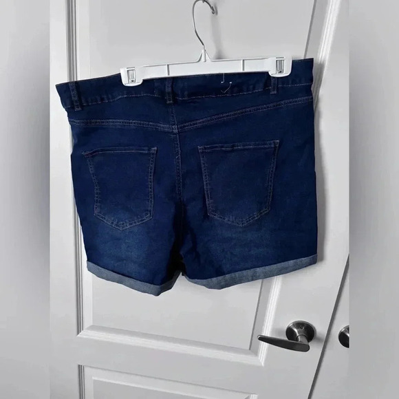 Refuge Denim | High-Waisted Dark Wash Stretchy Miami  Denim Shorts | Size 15 - Picture 7 of 9
